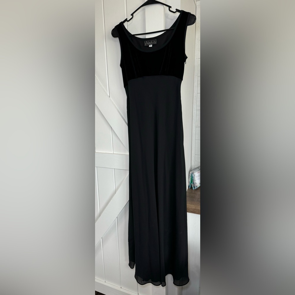 Alex‎ Evenings Women's Sleeveless Long Maxi Dress, Black Velvet Top Size 6P
